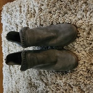 VINCE CAMUTO Fileana Ankle Suede Boots - Size 5.5